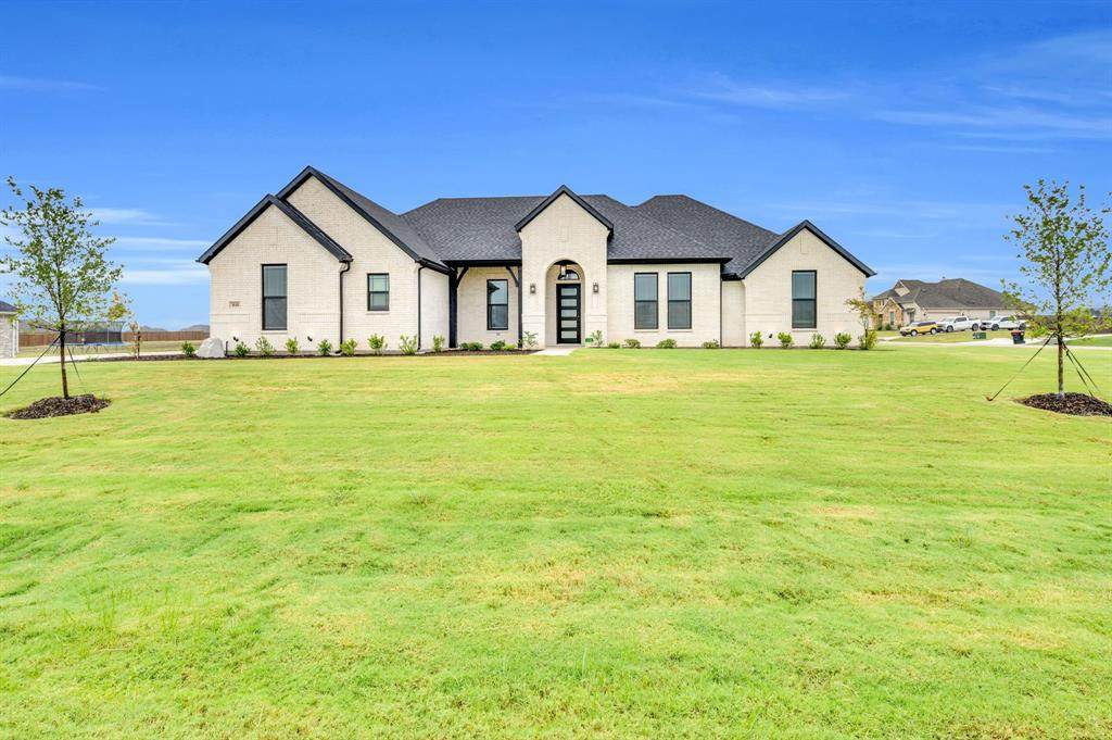 1610 Blackfoot Parkway - Photo 1