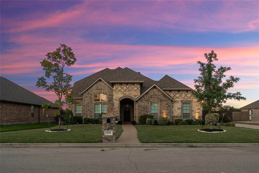 1074 Waverly Drive - Photo 1