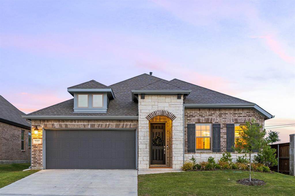 2102 Clear Water Way - Photo 1