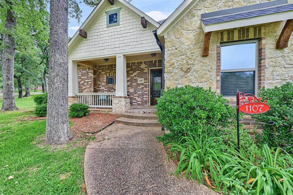 1107 Kiowa Drive - Photo 1