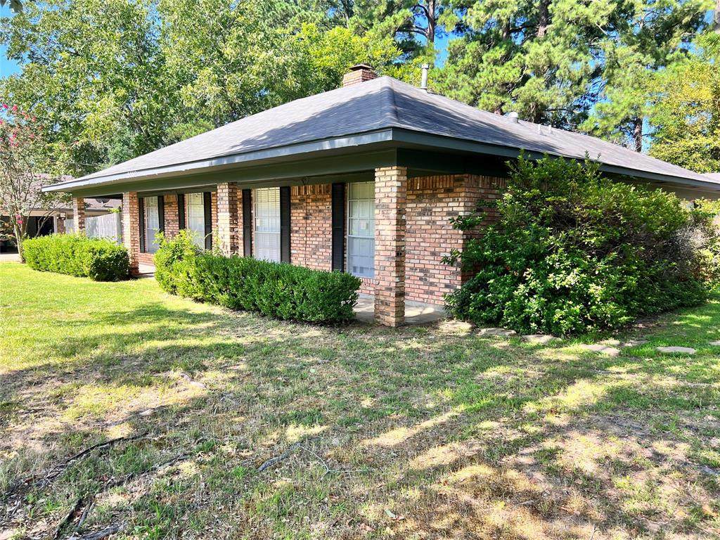 8552 Meadow Parkway Drive - Photo 1