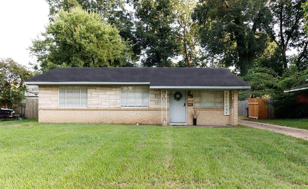 745 Washington Street - Photo 1