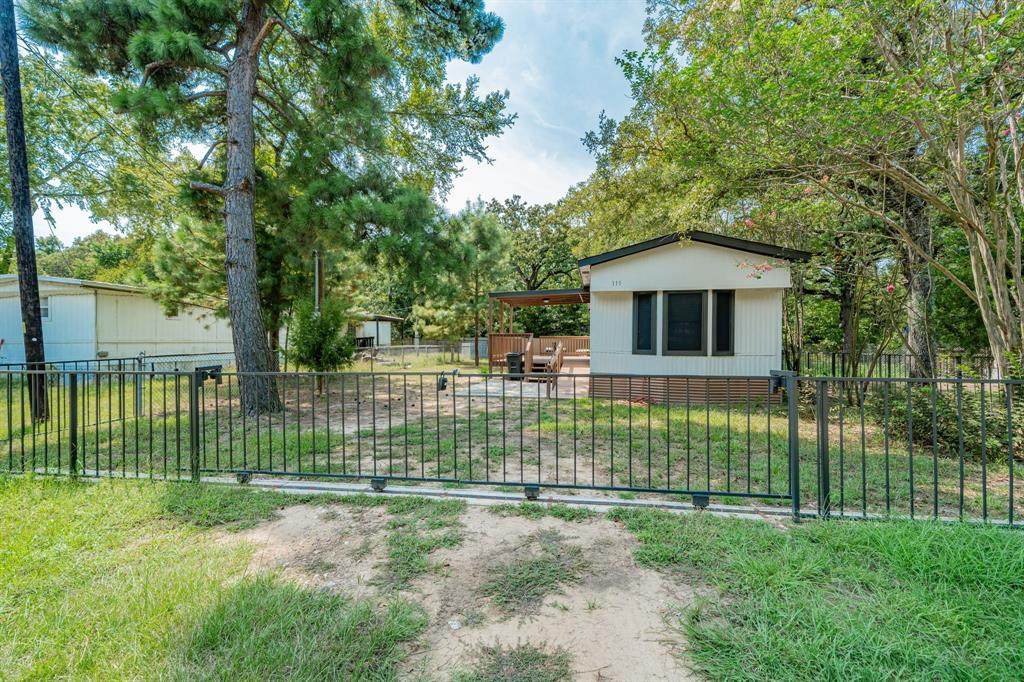 111 Pecos Drive - Photo 1