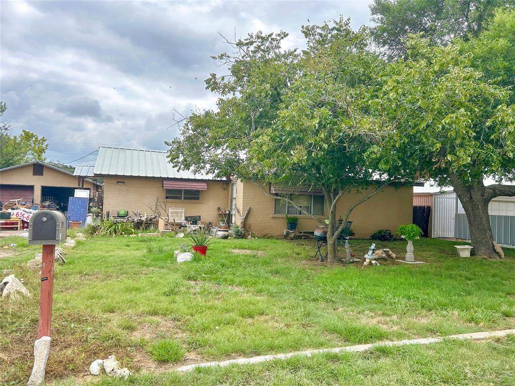 724 Lee Avenue - Photo 1