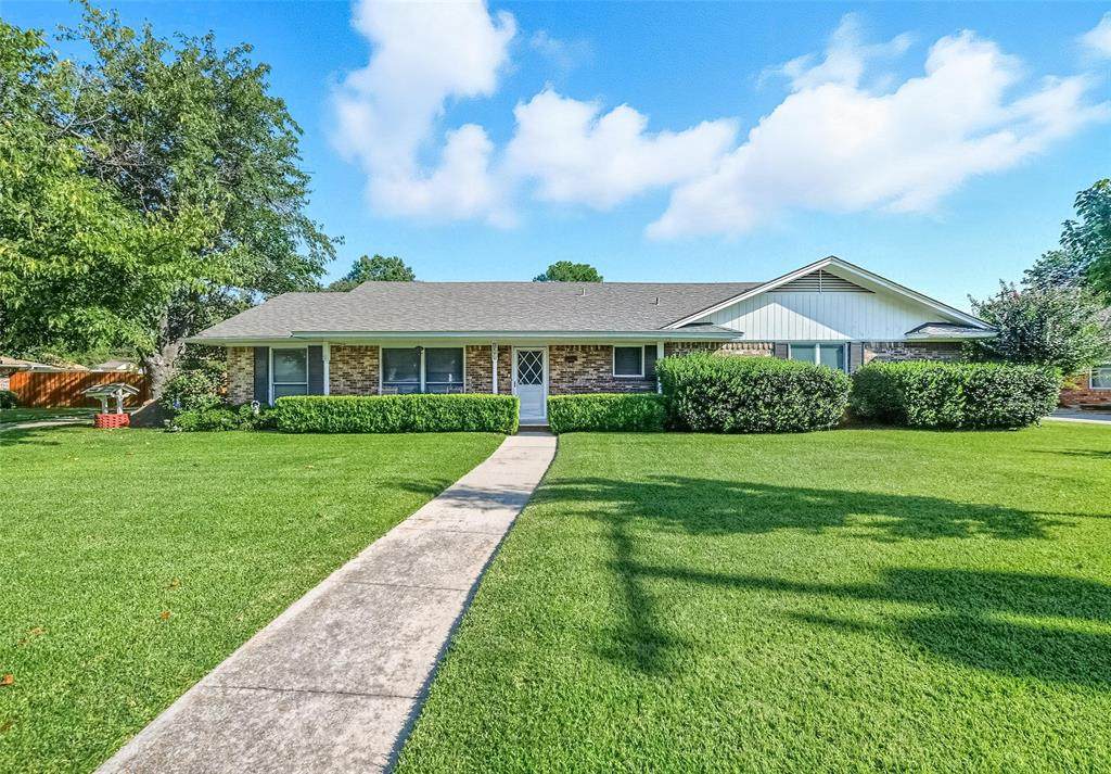 428 Mimosa Drive - Photo 1