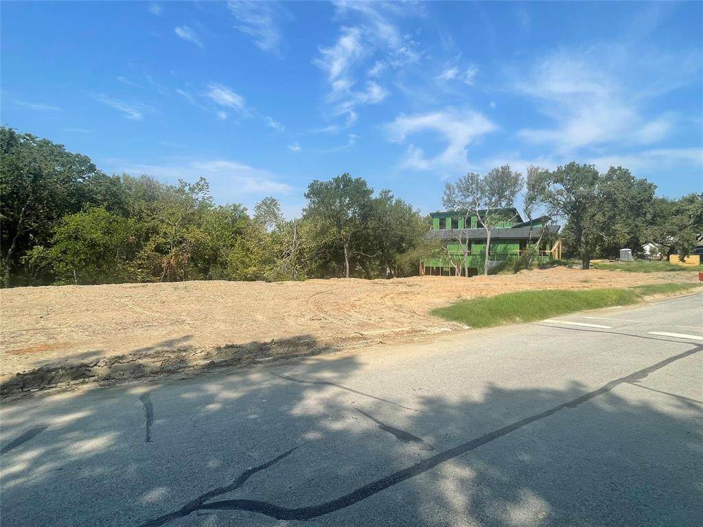 2724 Sunrise Drive - Photo 1