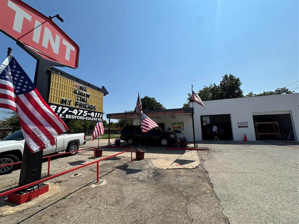 117 Bedford Euless Road - Photo 1