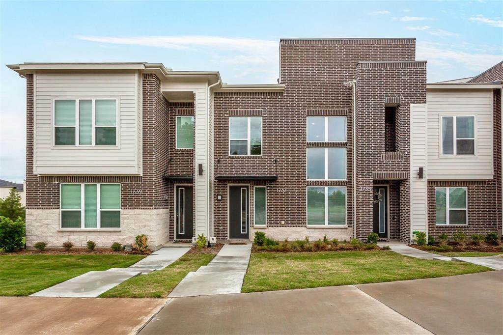 1737 Dalhart Road - Photo 1