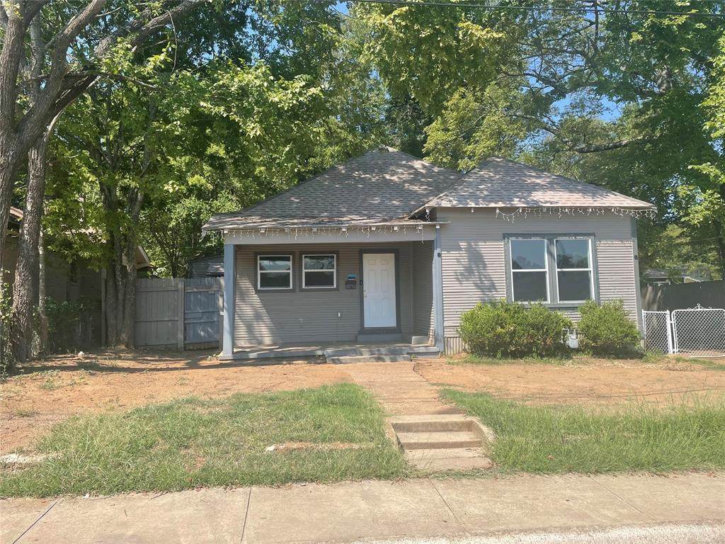 233 10th Street - Photo 1