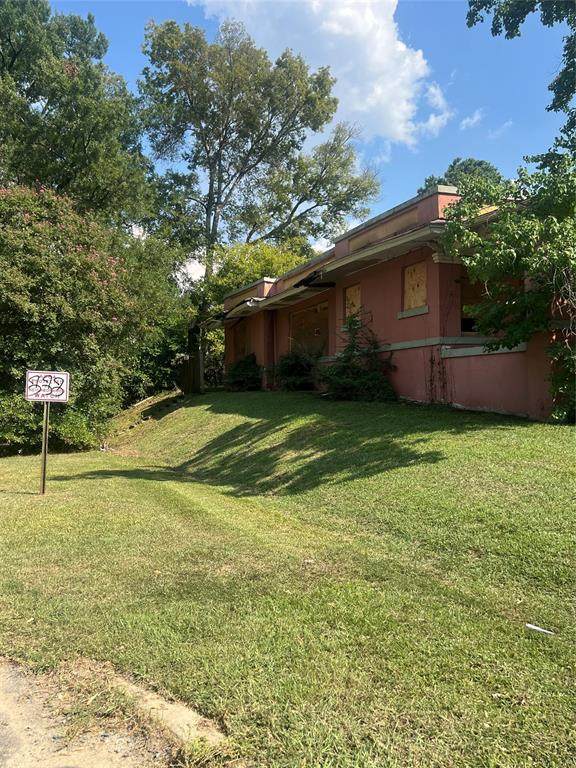 2503 Highland Avenue - Photo 1