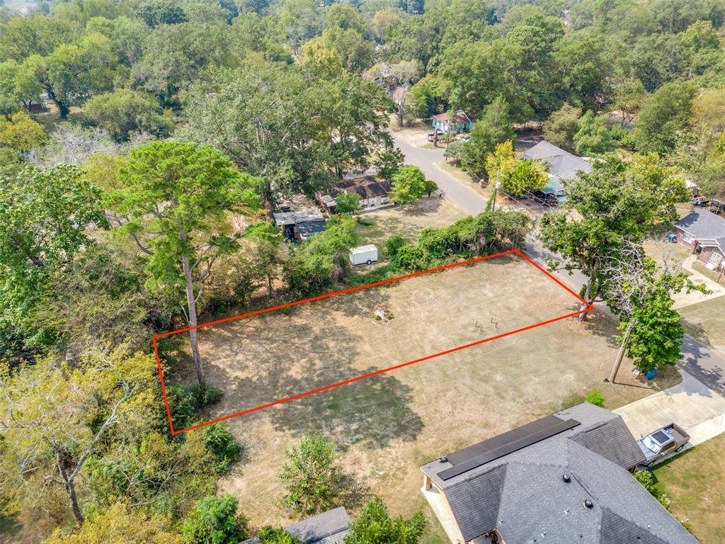 615 Red Springs Avenue - Photo 1