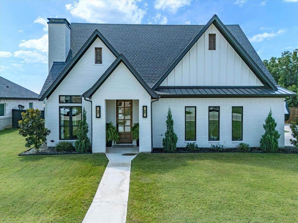 2204 Briarwood Drive - Photo 1