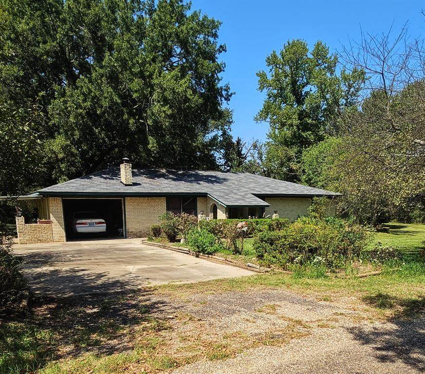 85 County Road 1435 - Photo 1