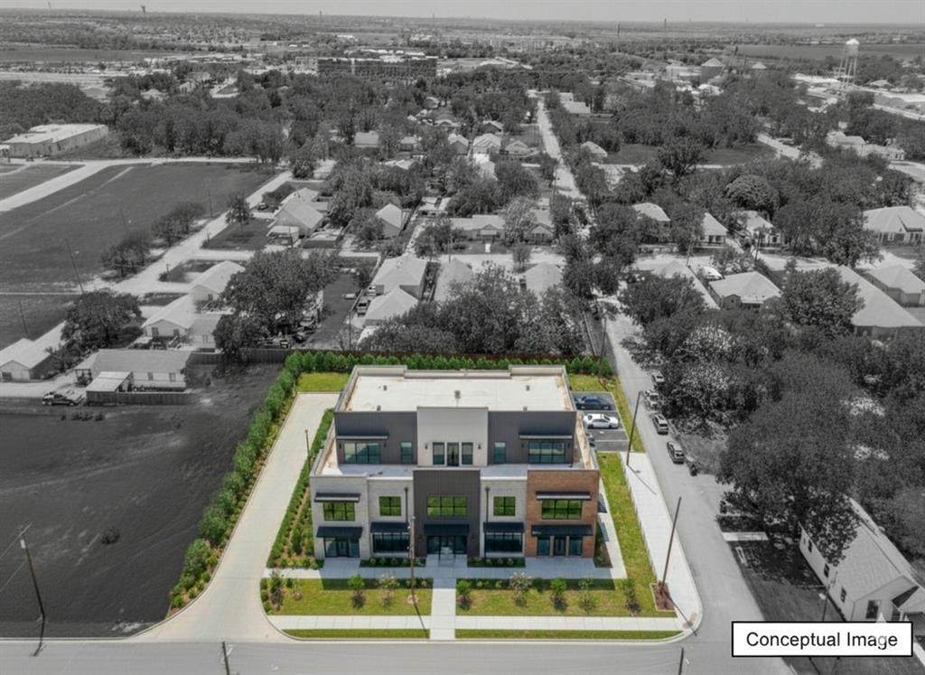 403 Pecan Street - Photo 1