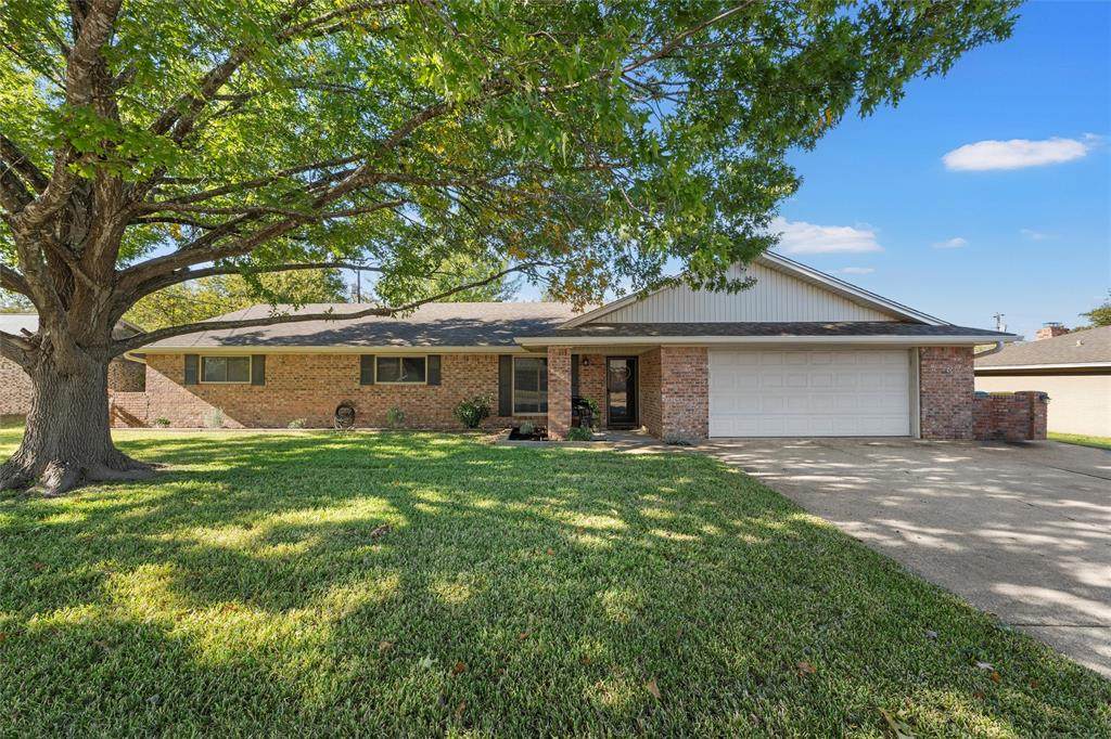 1002 Elizabeth Drive - Photo 1