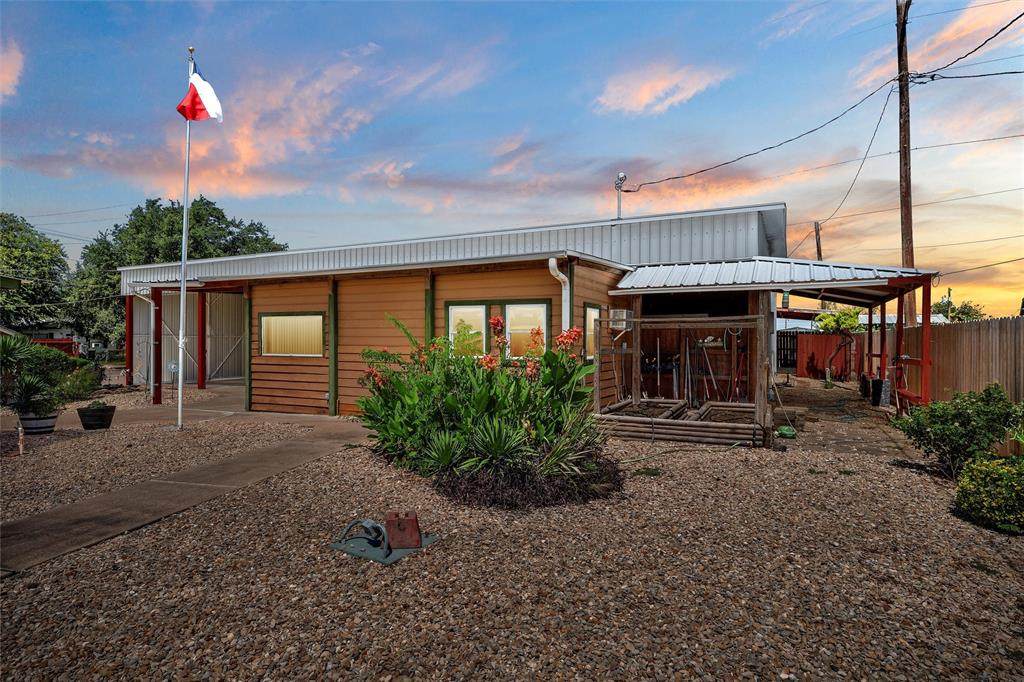 303 Westlake Drive - Photo 1