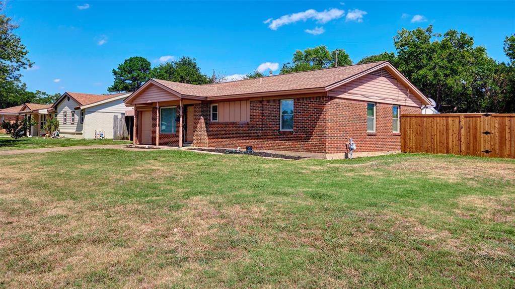 2612 Rochelle Road - Photo 1