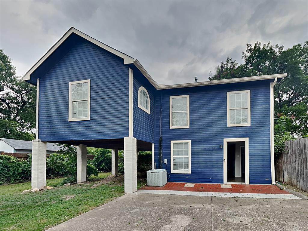 2911 Ryan Avenue - Photo 1