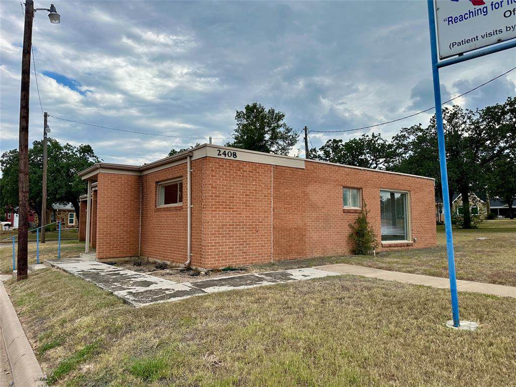 2408 Coggin Avenue - Photo 1