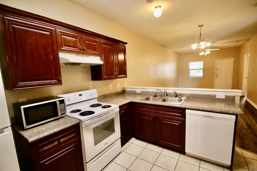 3116 Cherry Lane - Photo 1