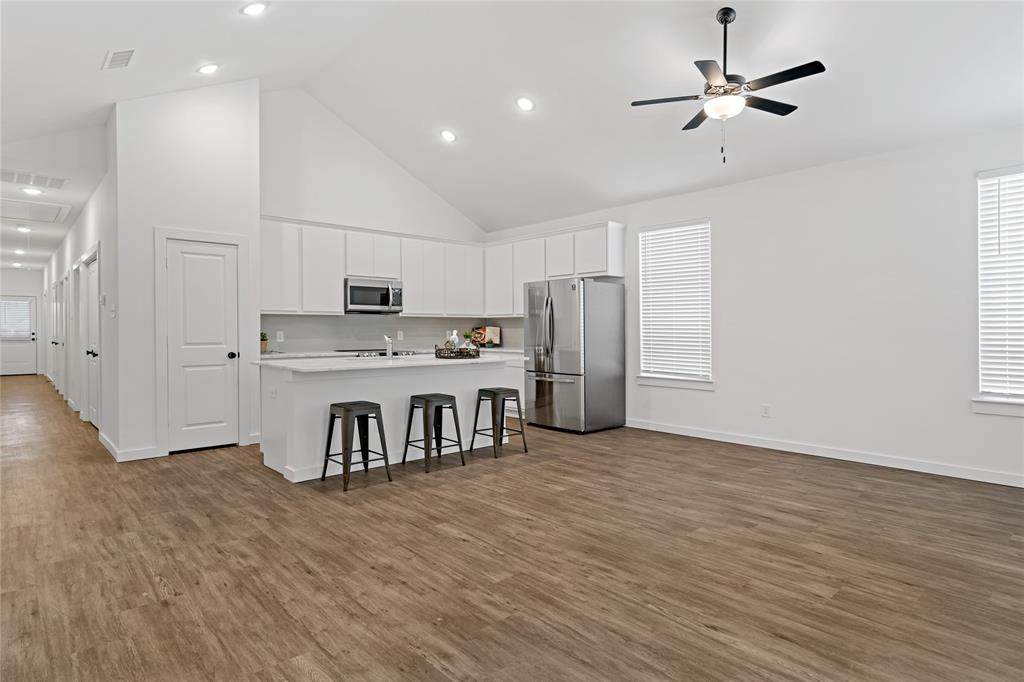 1301 Bells Avenue - Photo 1