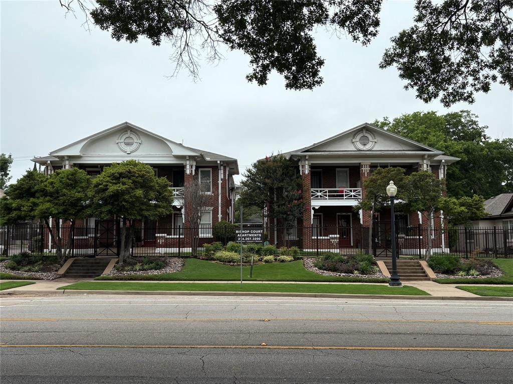 901 Bishop Avenue - Photo 1