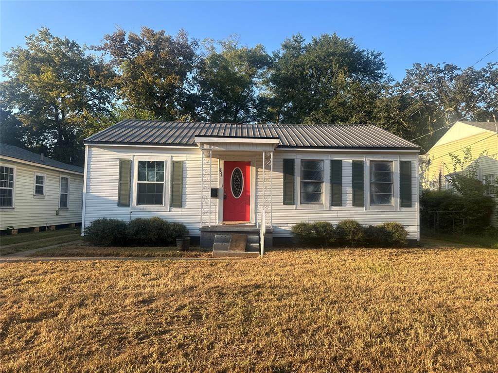 254 Slattery Boulevard - Photo 1