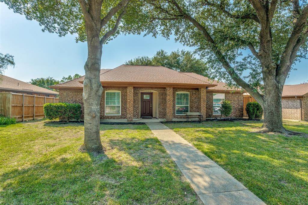 1016 Ledgemont Drive - Photo 1