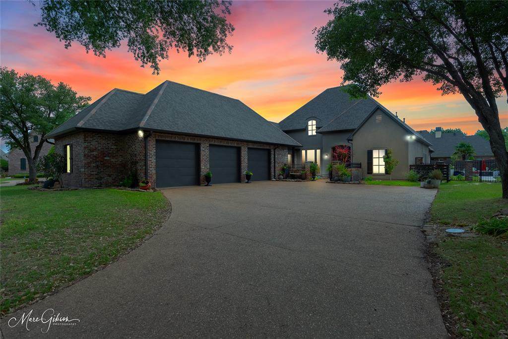 203 Evangeline Walk - Photo 1