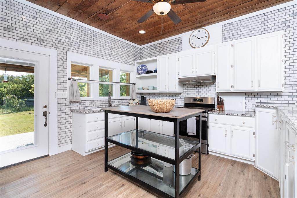 402 Live Oak Street - Photo 1