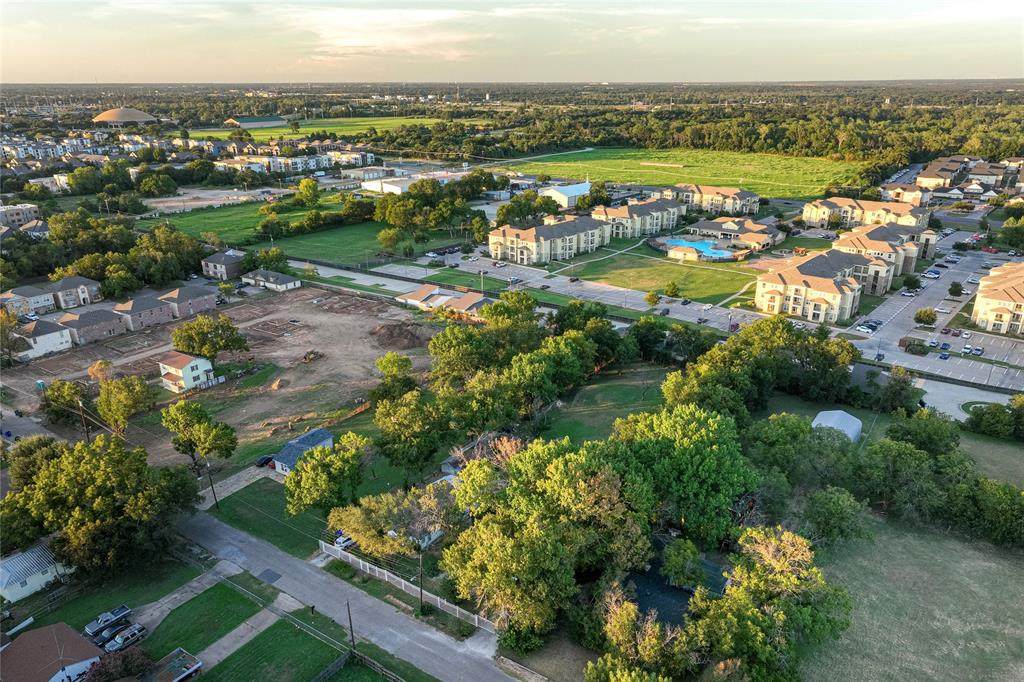 2720 2nd Street - Photo 1