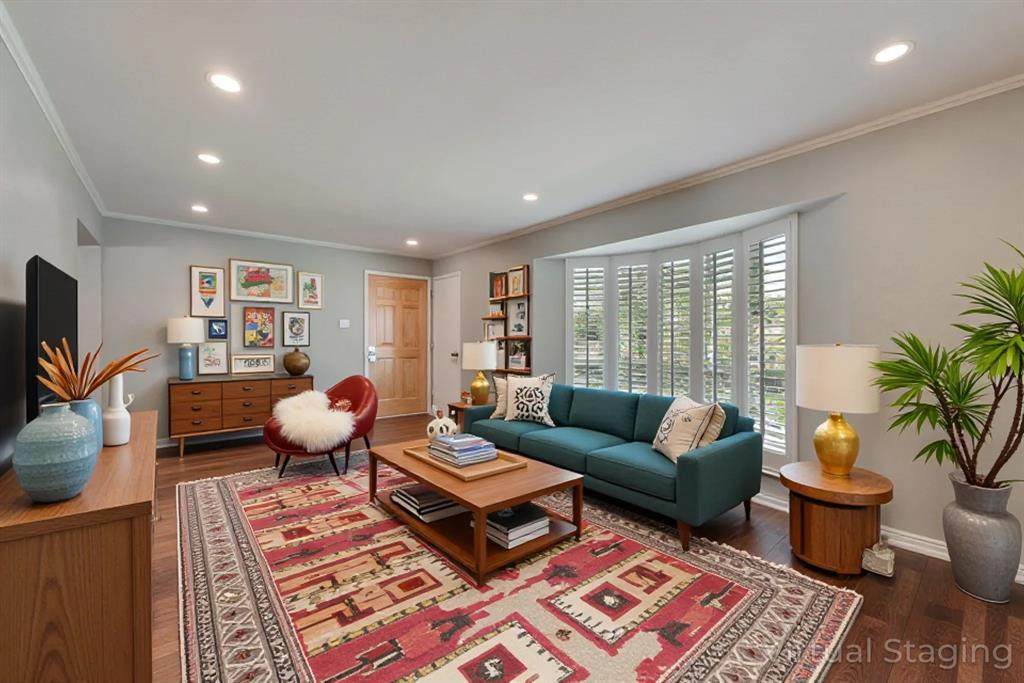 5811 University Boulevard - Photo 1