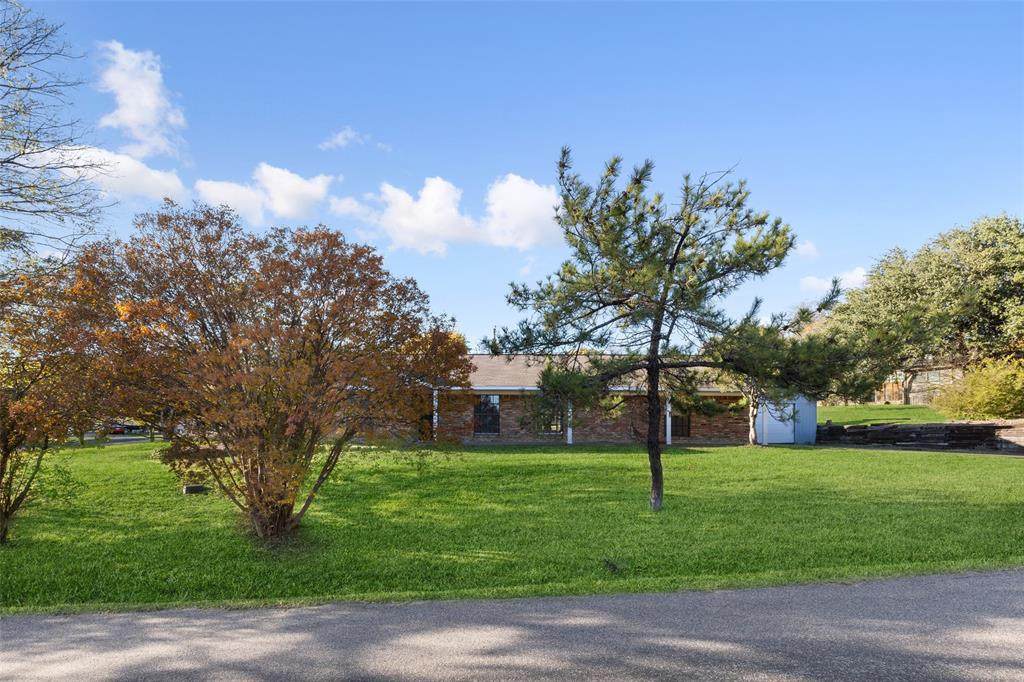 529 Shore Drive - Photo 1