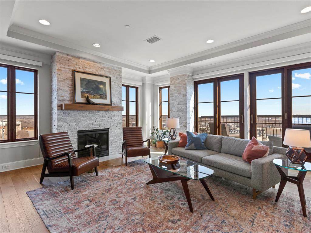 501 Samuels Avenue - Photo 1