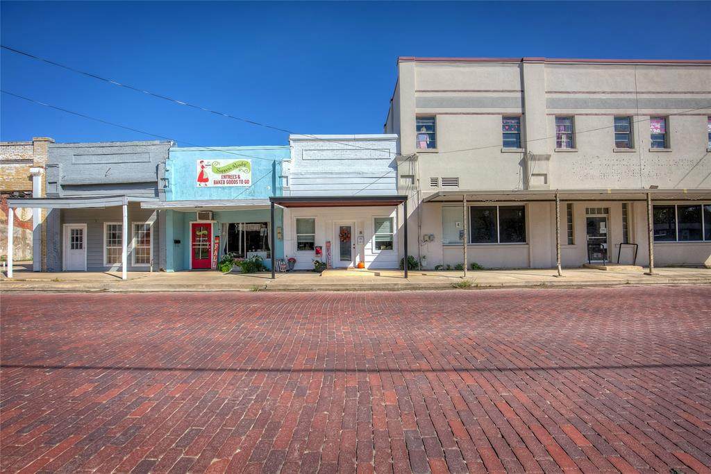 161 Dallas Avenue - Photo 1