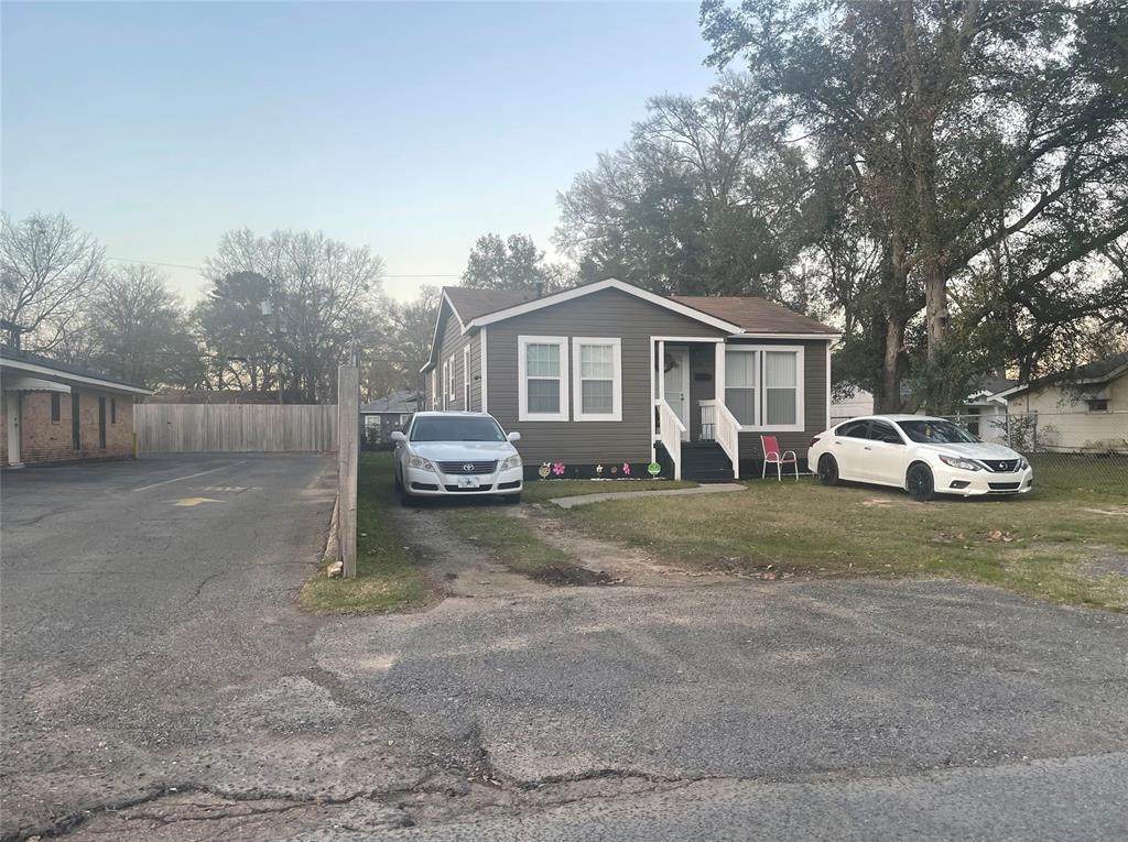 2646 Lindholm Street - Photo 1