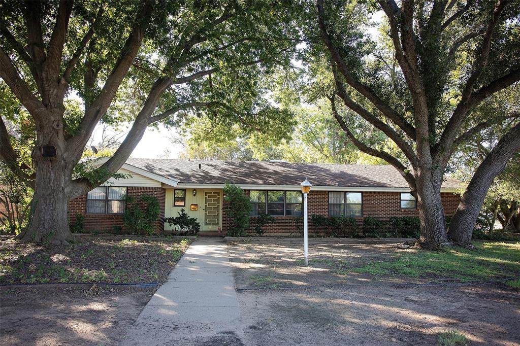 1400 Oak Hills Drive - Photo 1