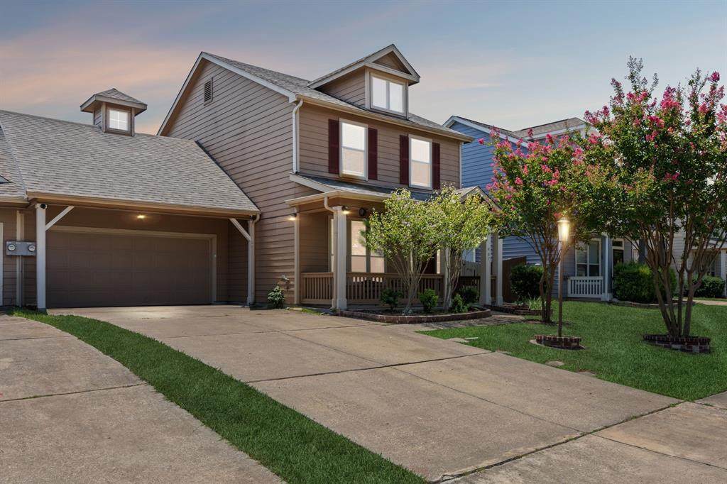 907 Carlton Road - Photo 1