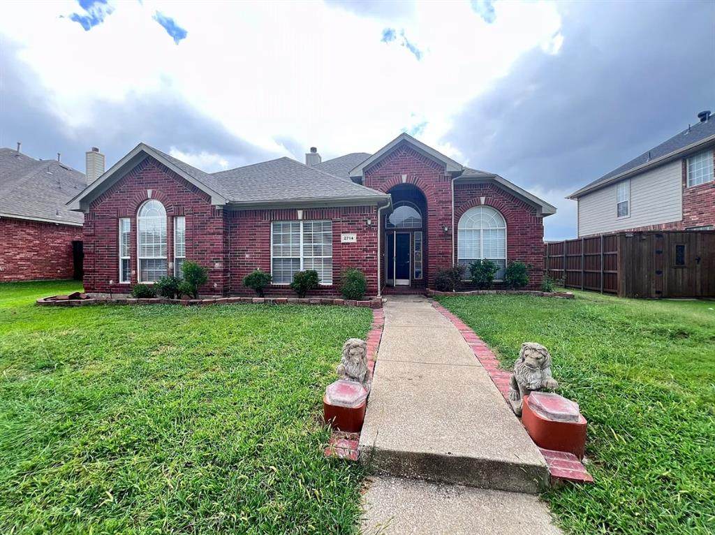 2714 Winterberry Drive - Photo 1