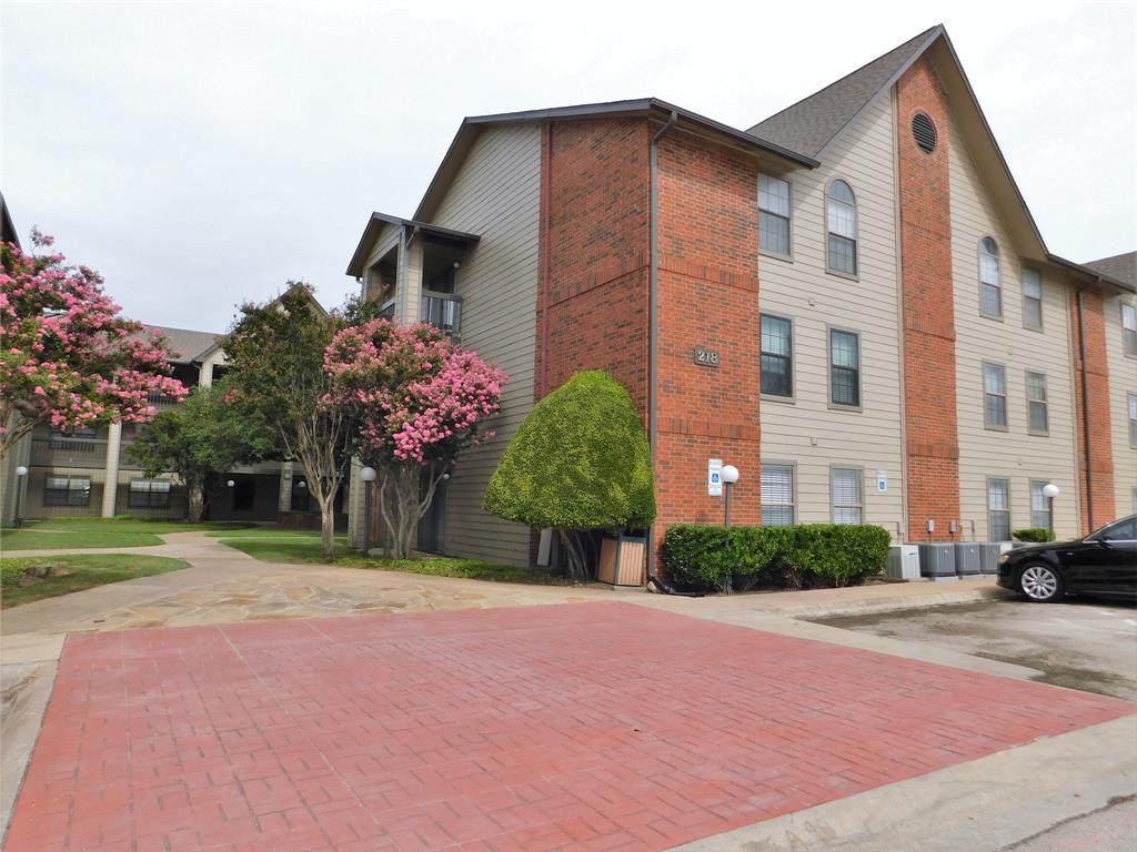 218 Texas Boulevard - Photo 1