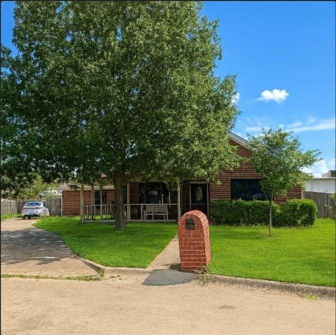 1008 Treys Court - Photo 1