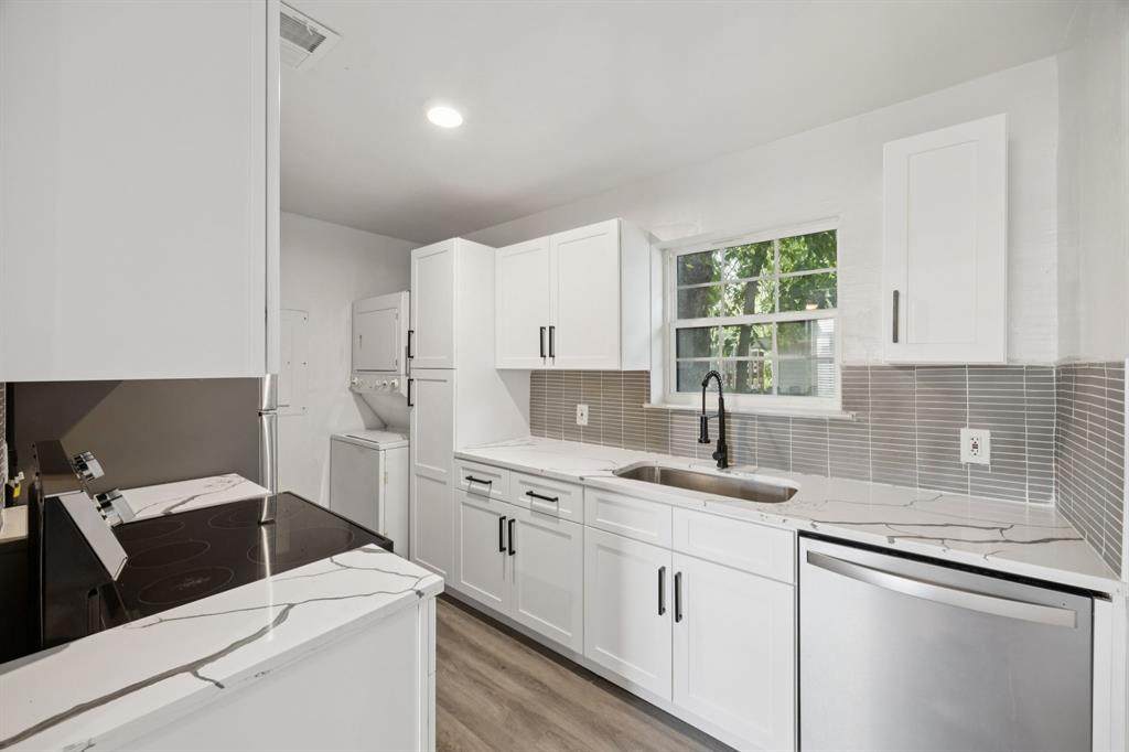 809 Broadus Avenue - Photo 1