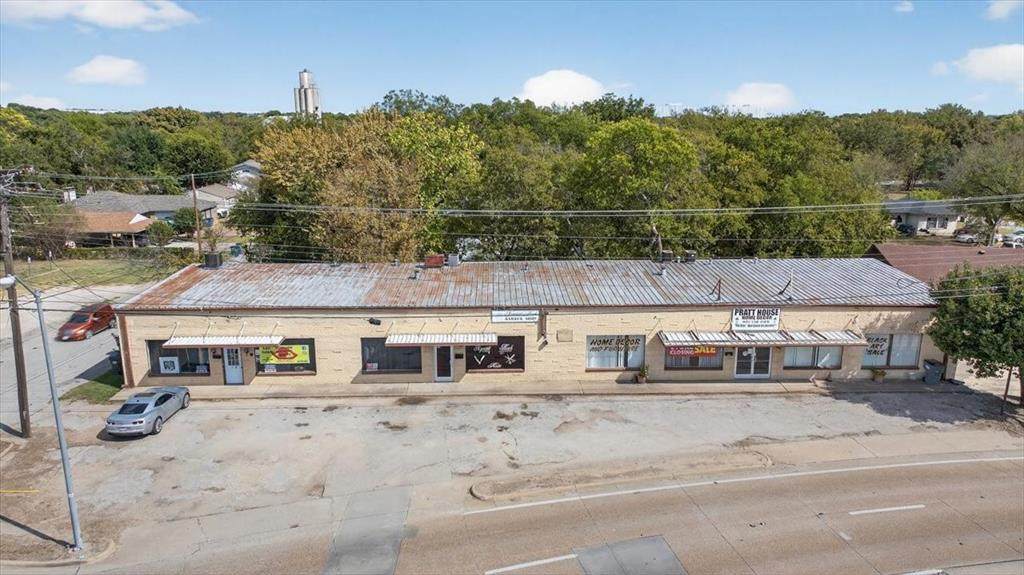 1010 Dallas Avenue - Photo 1