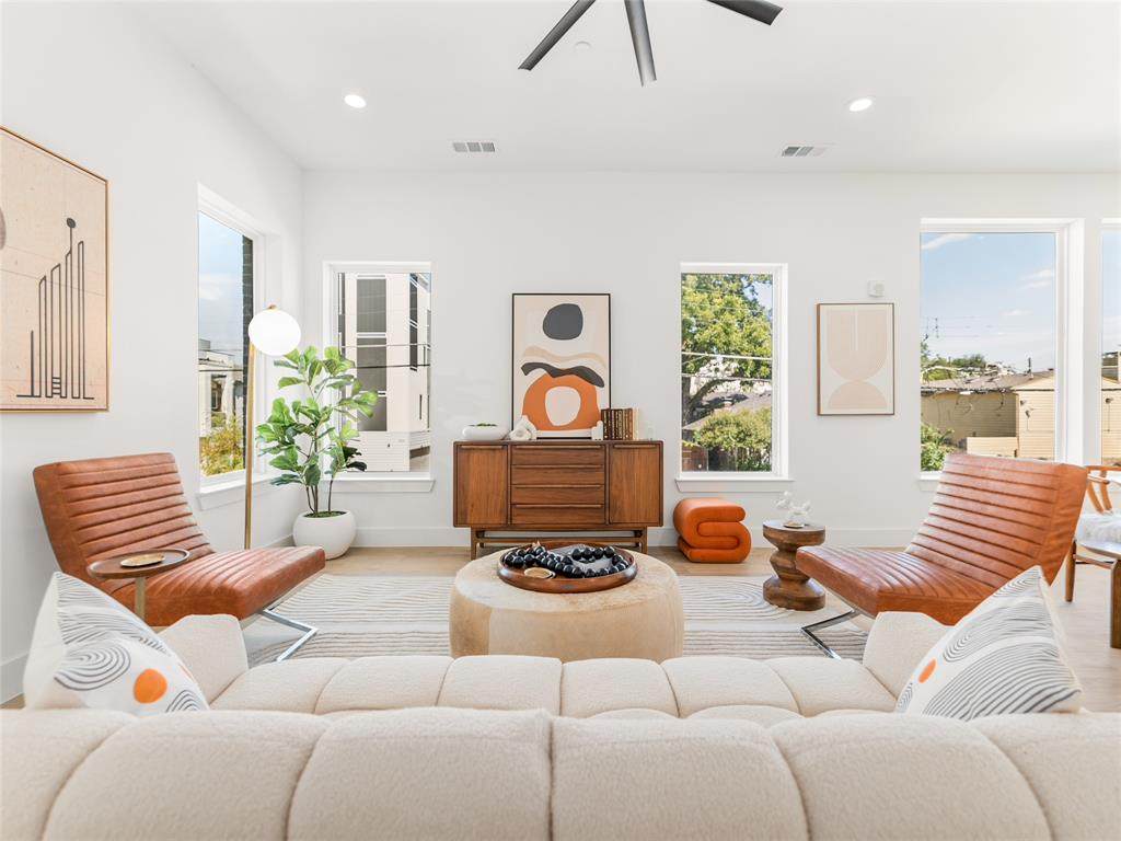 2015 Prairie Avenue - Photo 1