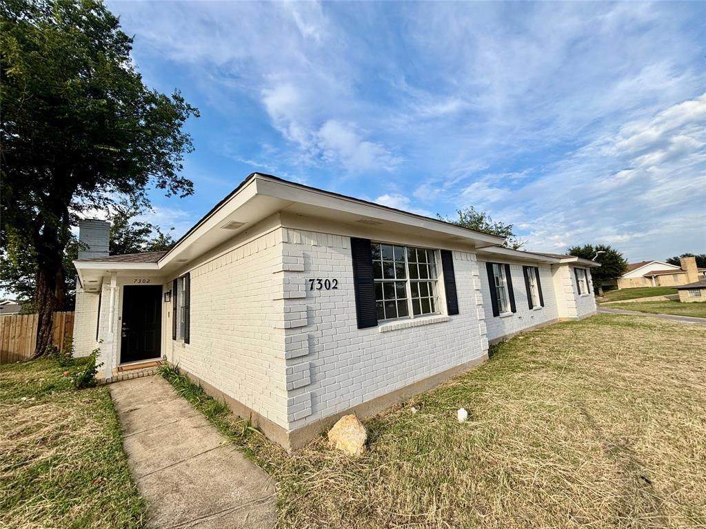 7302 Vistacliff Drive - Photo 1