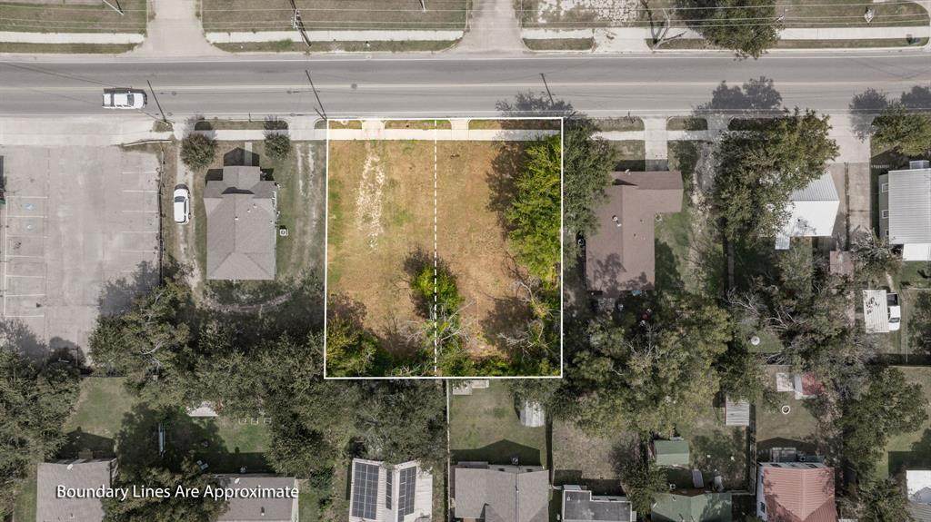 806 Graham Street - Photo 1