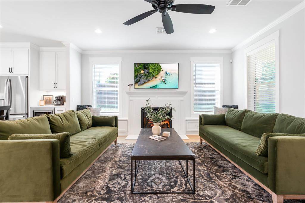 425 Proctor Avenue - Photo 1