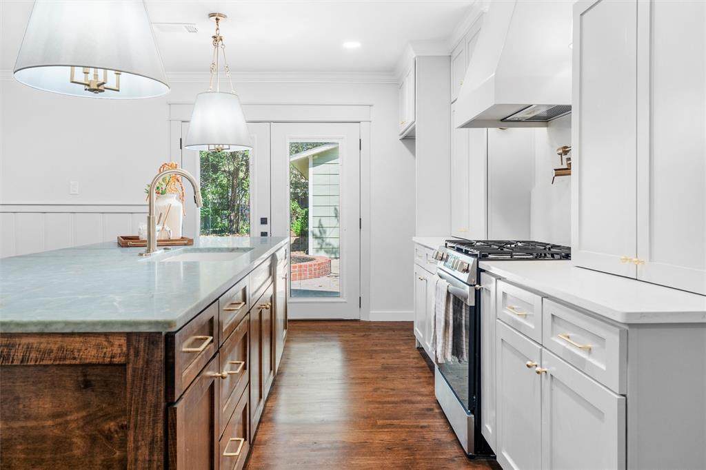 3409 Clary Avenue - Photo 1