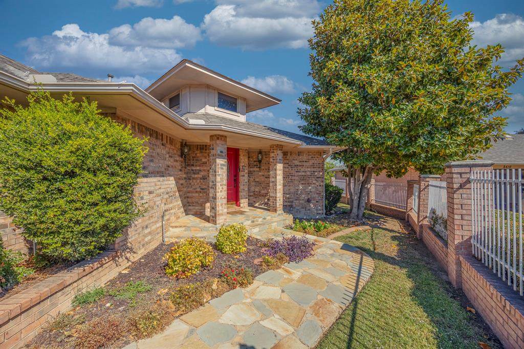 8418 Golf Club Circle - Photo 1