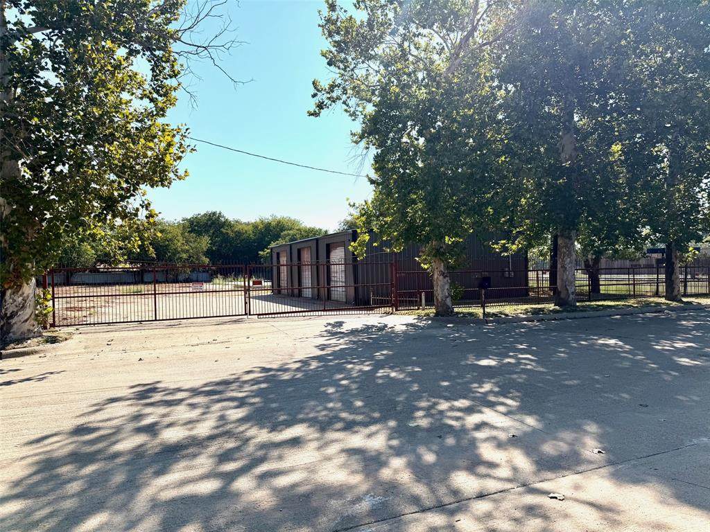 614 Crockett Street - Photo 1